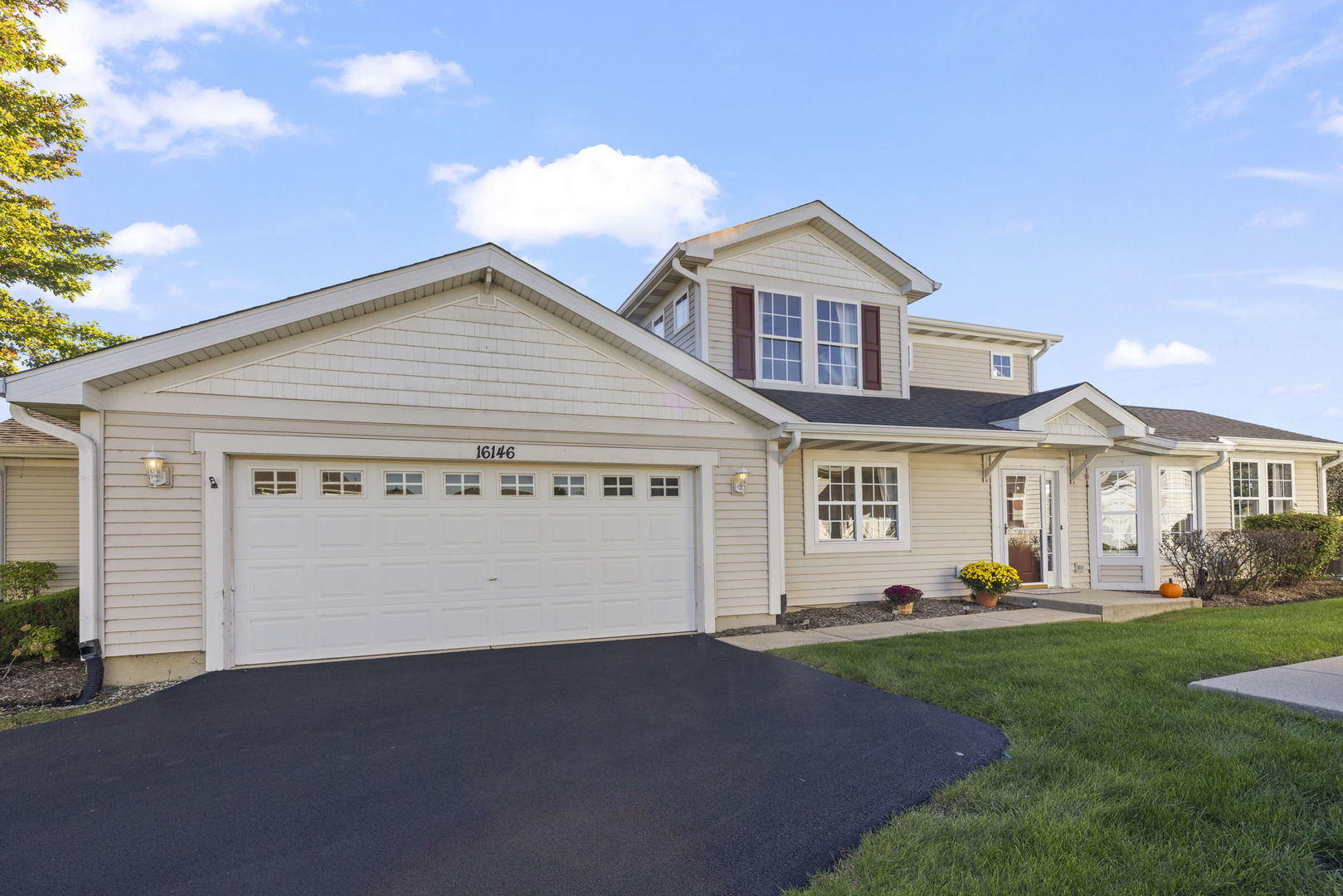 12771360 Property Photo 1