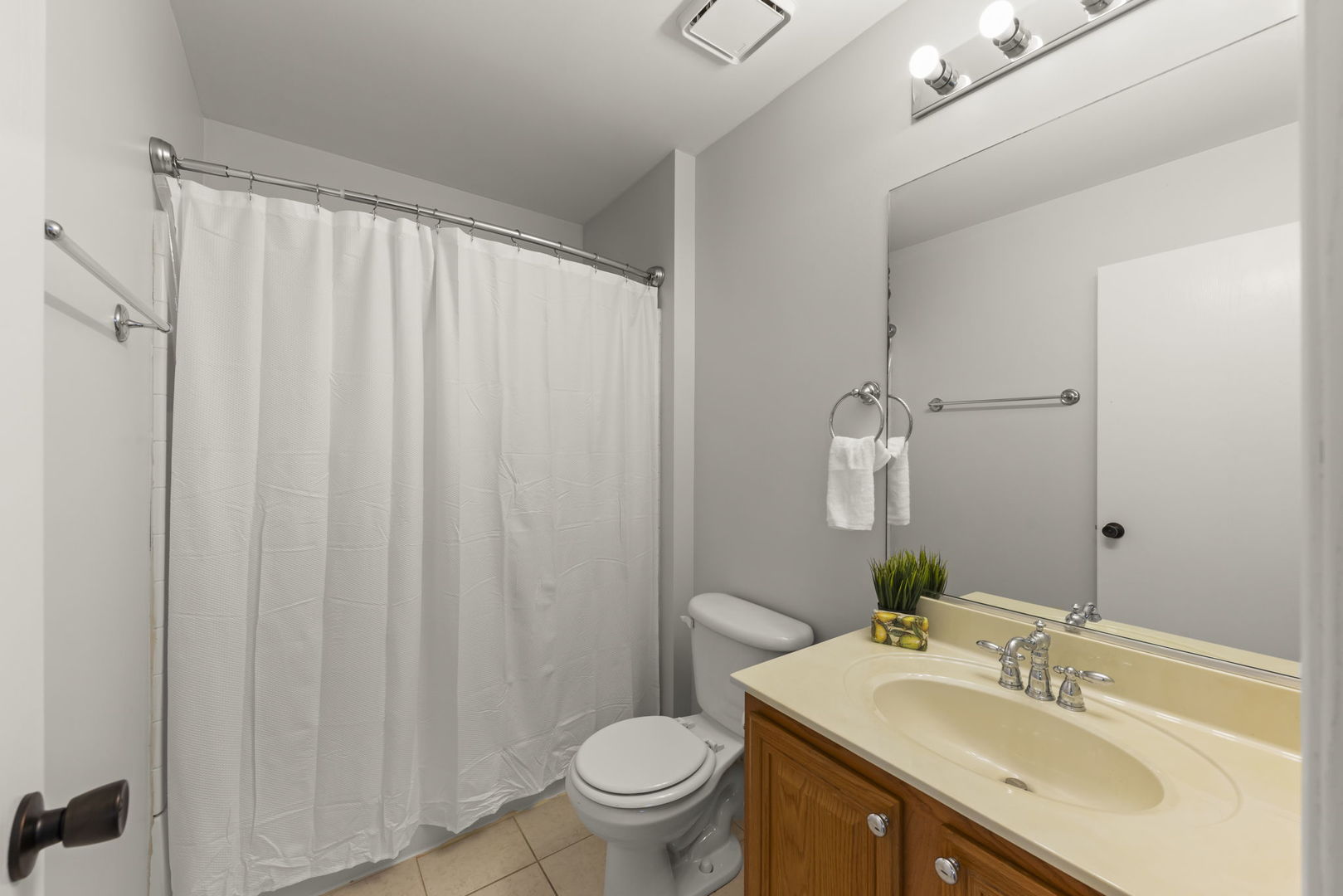16146 Huron Street Property Photo 23