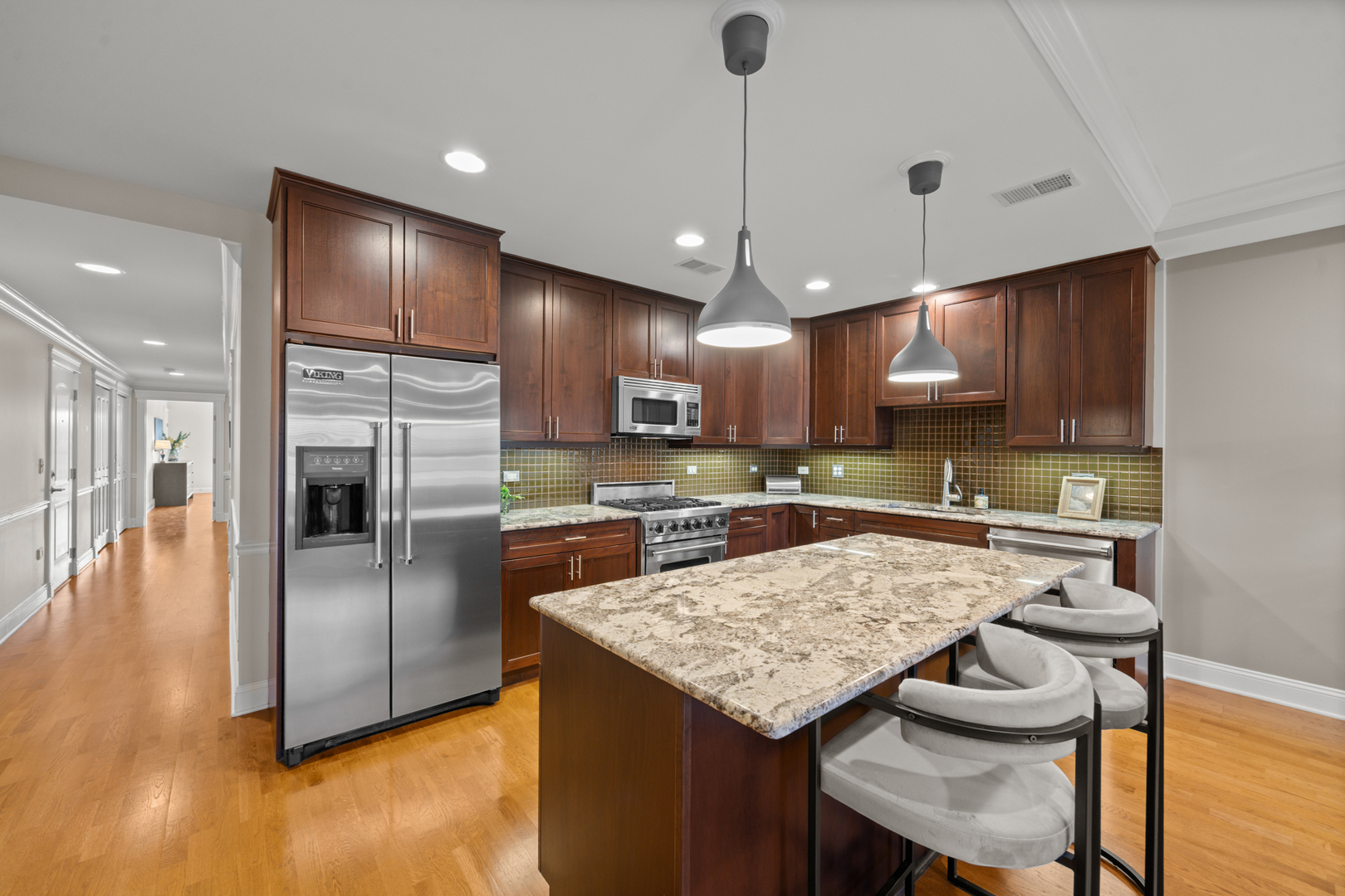 1921 W Diversey Parkway 402 Property Photo 7