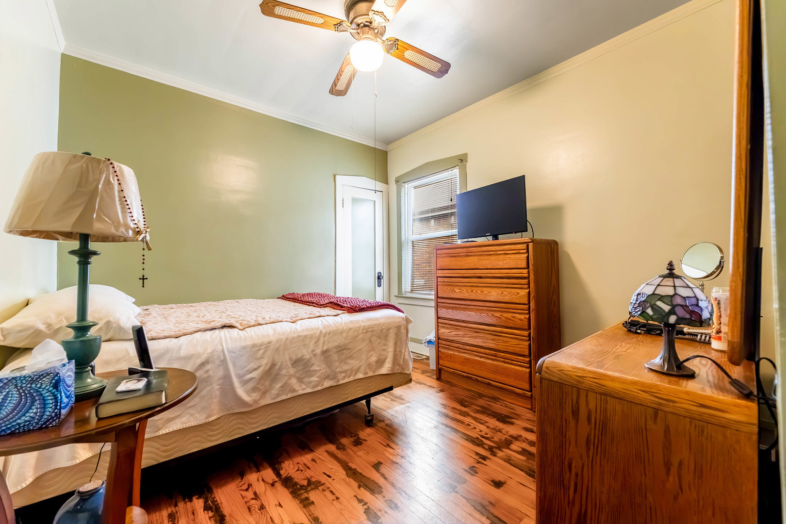5733 S Whipple Street Property Photo 8