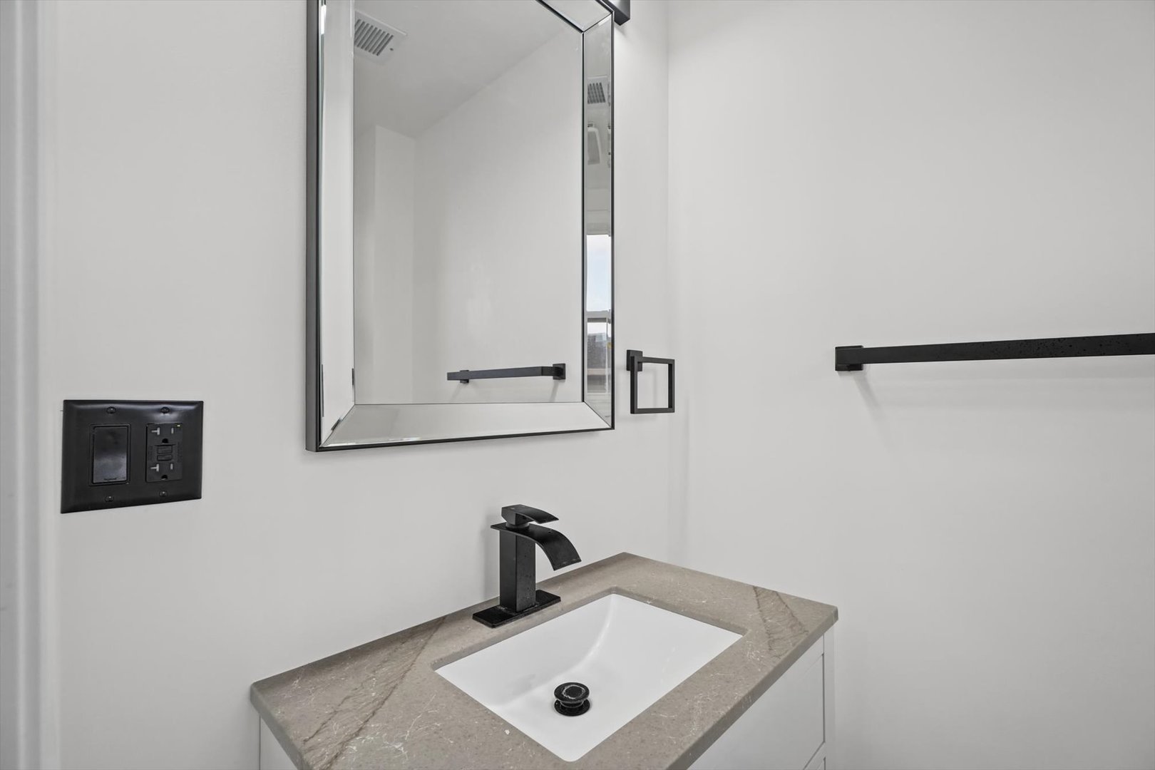 112 N Pearl Street Property Photo 19