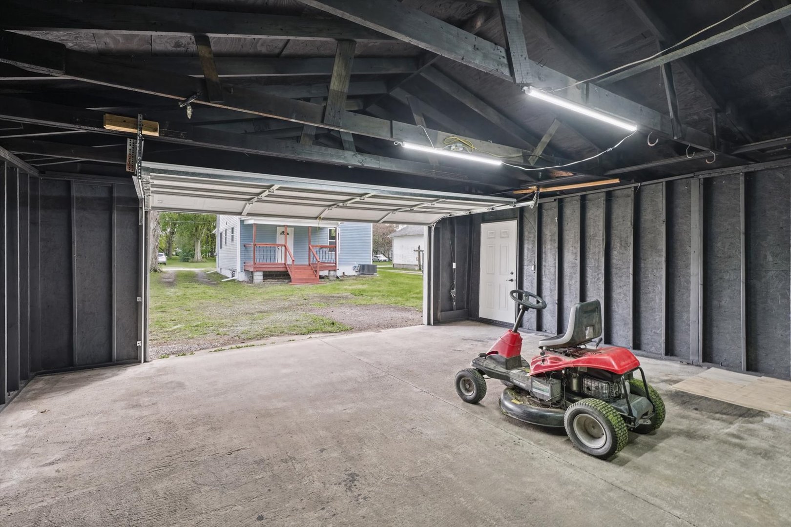112 N Pearl Street Property Photo 44