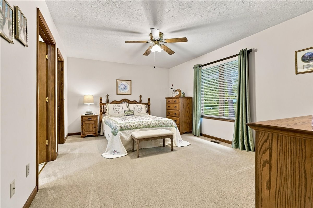 113 Manor Circle Property Photo 33