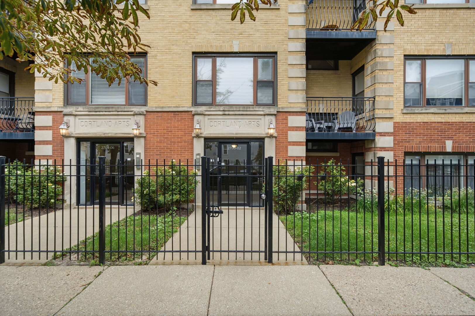 2700 W Cortland Avenue G Property Photo 1