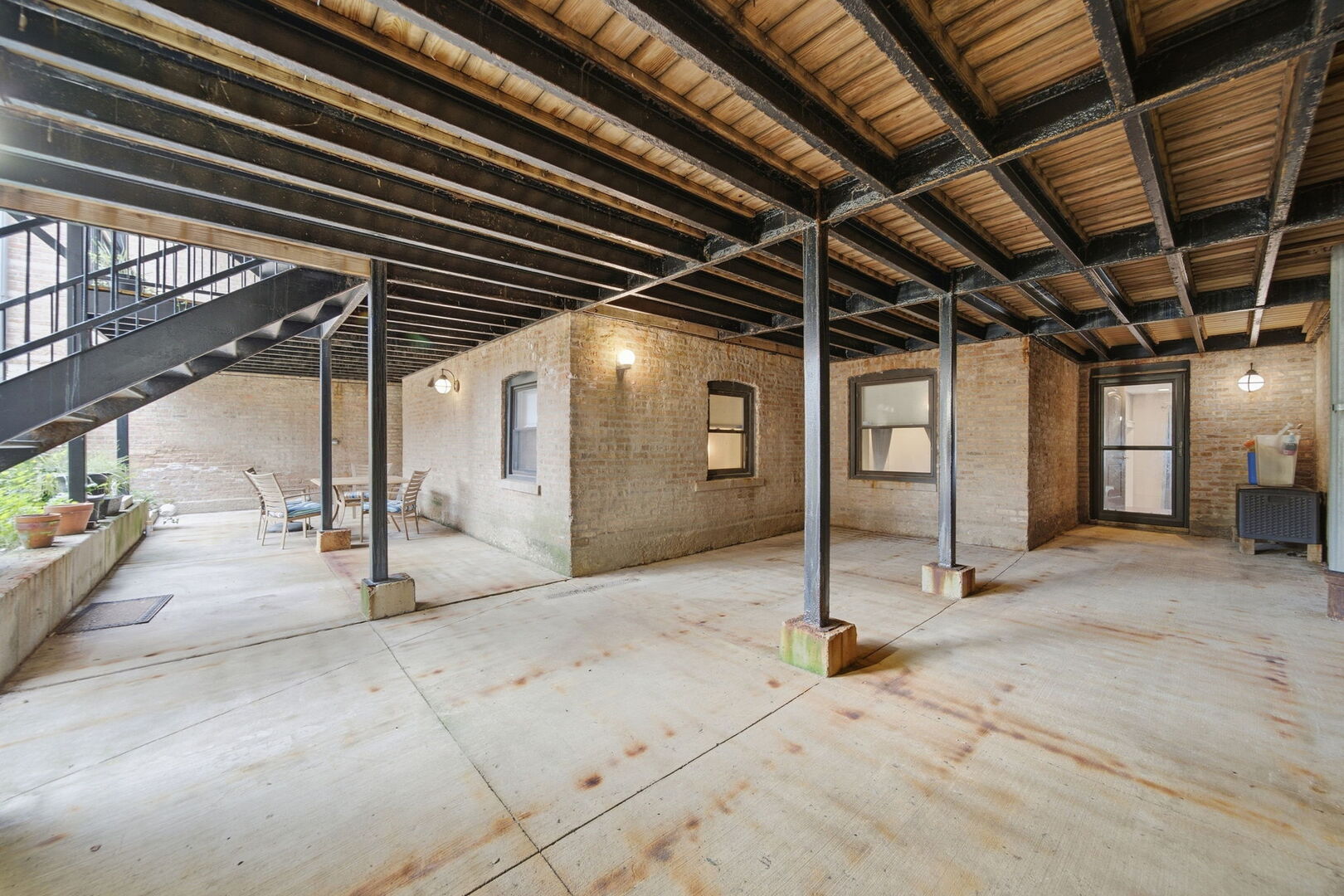 2700 W Cortland Avenue G Property Photo 28
