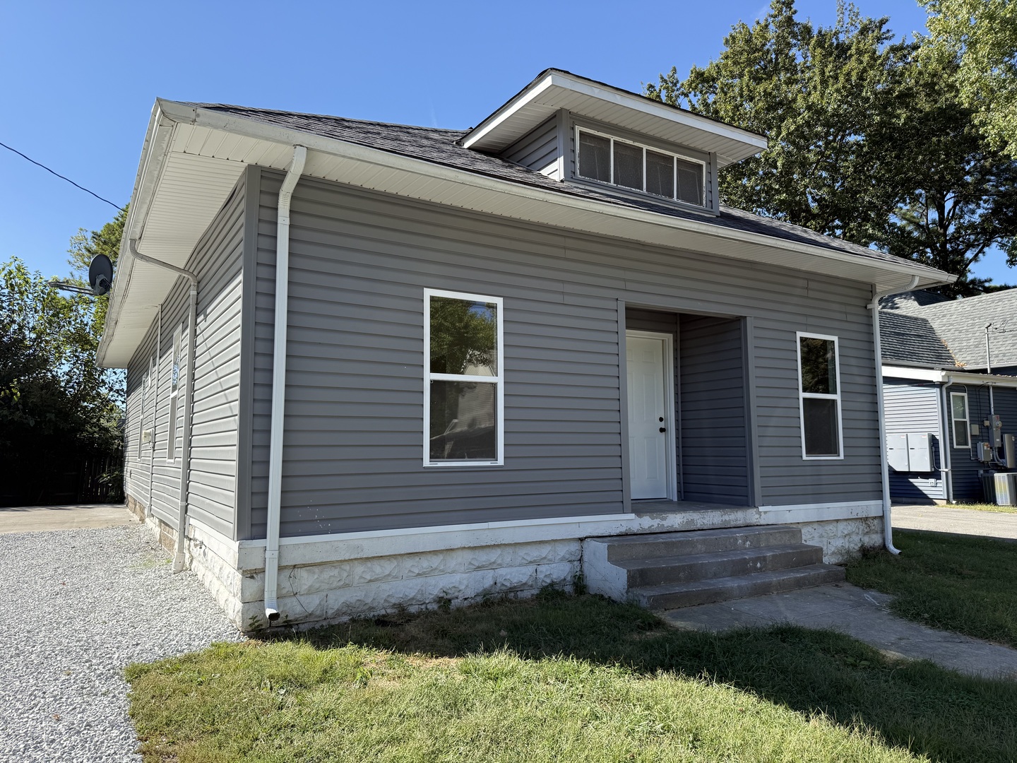 810 N Monroe Street Property Photo 1