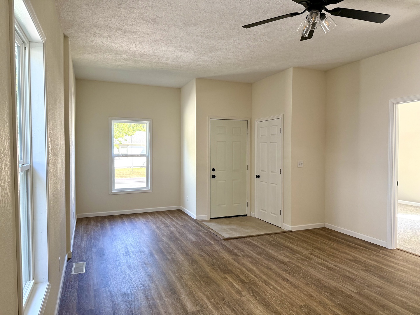 810 N Monroe Street Property Photo 2