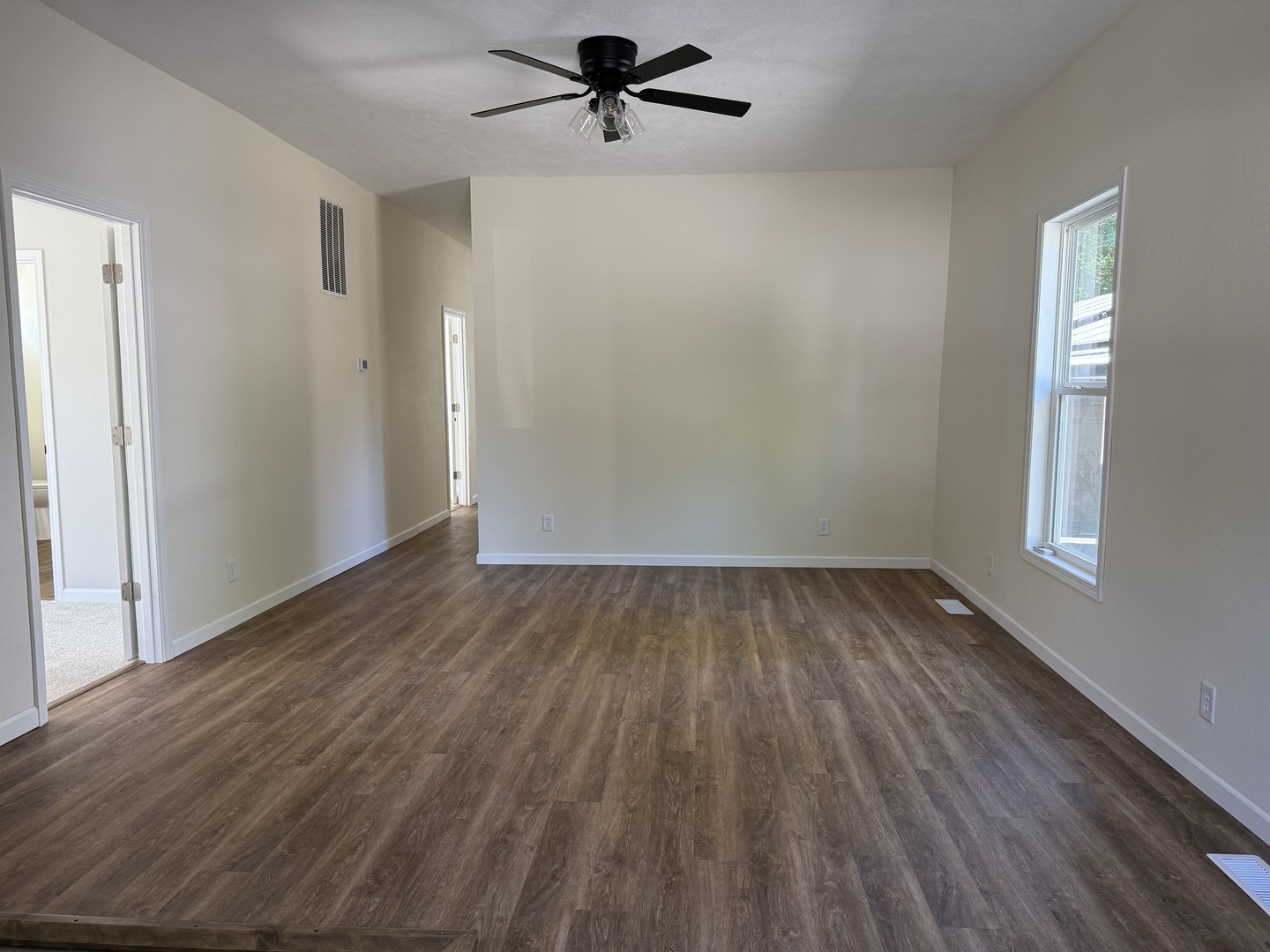 810 N Monroe Street Property Photo 4