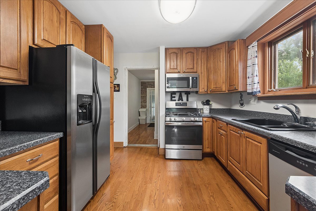 17627 S 65th Avenue Property Photo 11