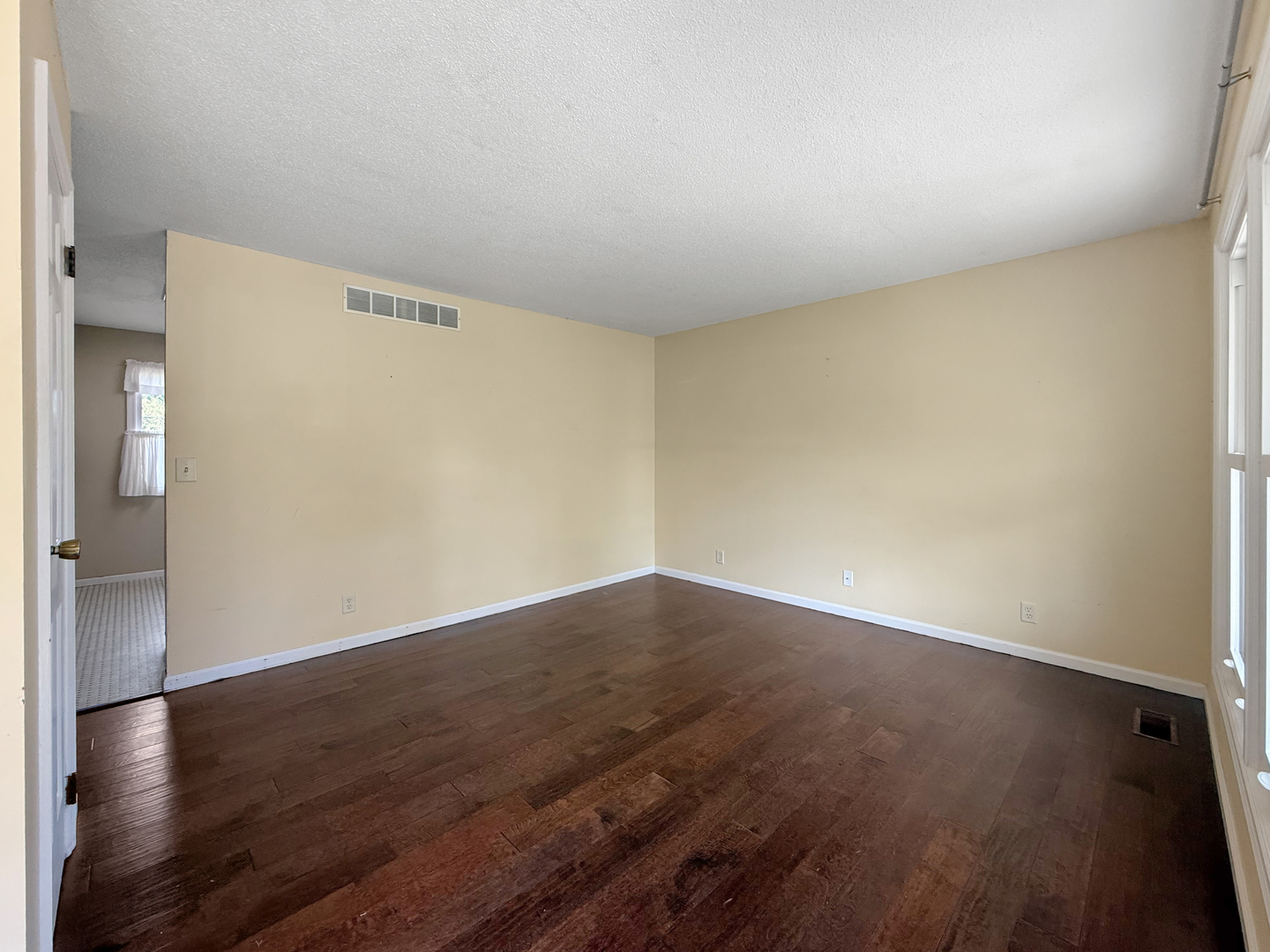 919 North Drive Property Photo 4