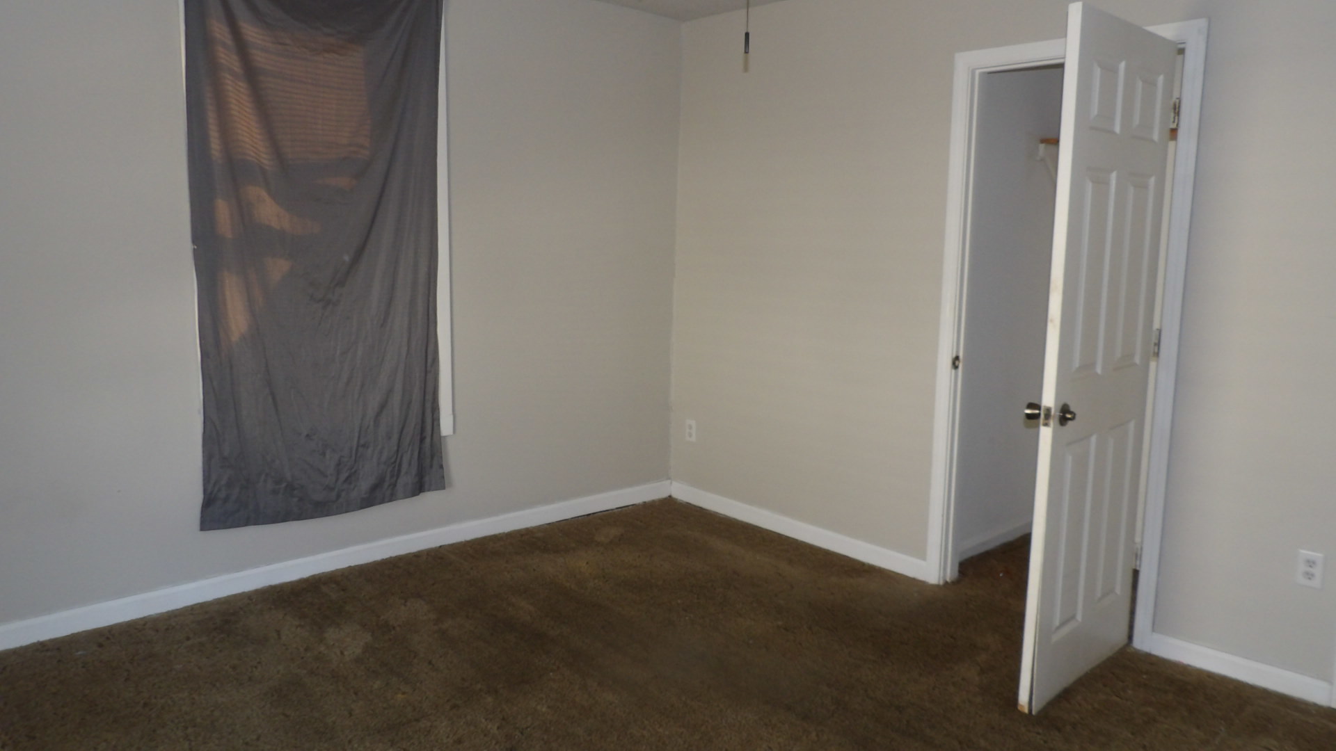 1114 S Mckinley Street Property Photo 5