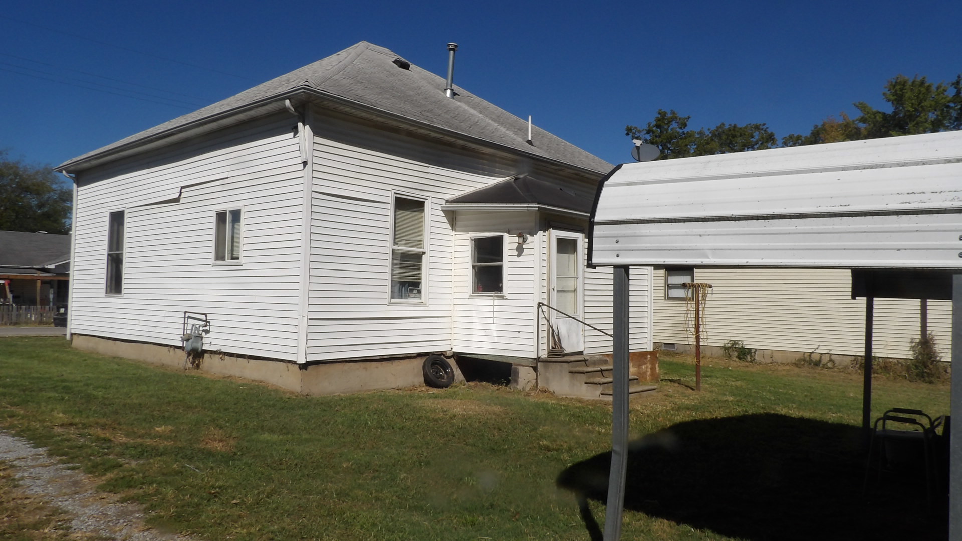 1114 S Mckinley Street Property Photo 8