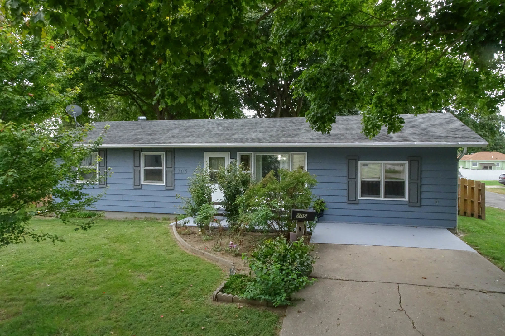 205 S Miller Property Photo 37