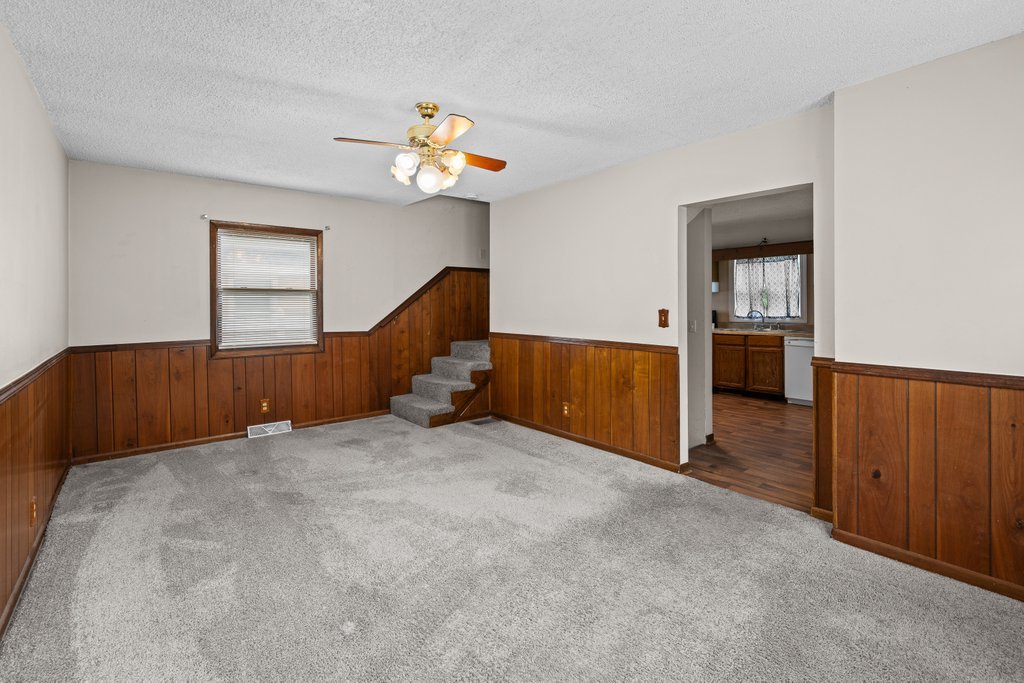 2844 5 1/2 Avenue Property Photo 6