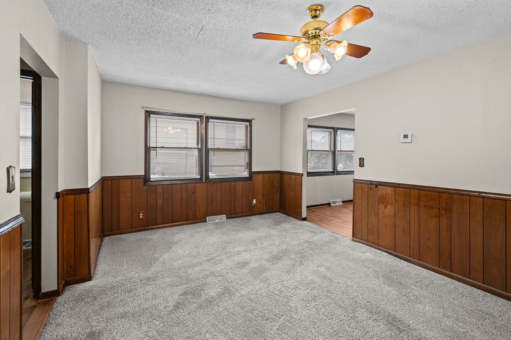 2844 5 1/2 Avenue Property Photo 8