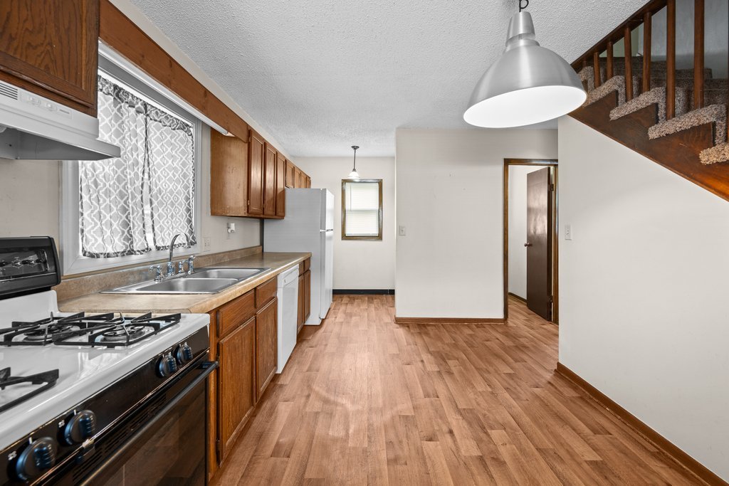 2844 5 1/2 Avenue Property Photo 11
