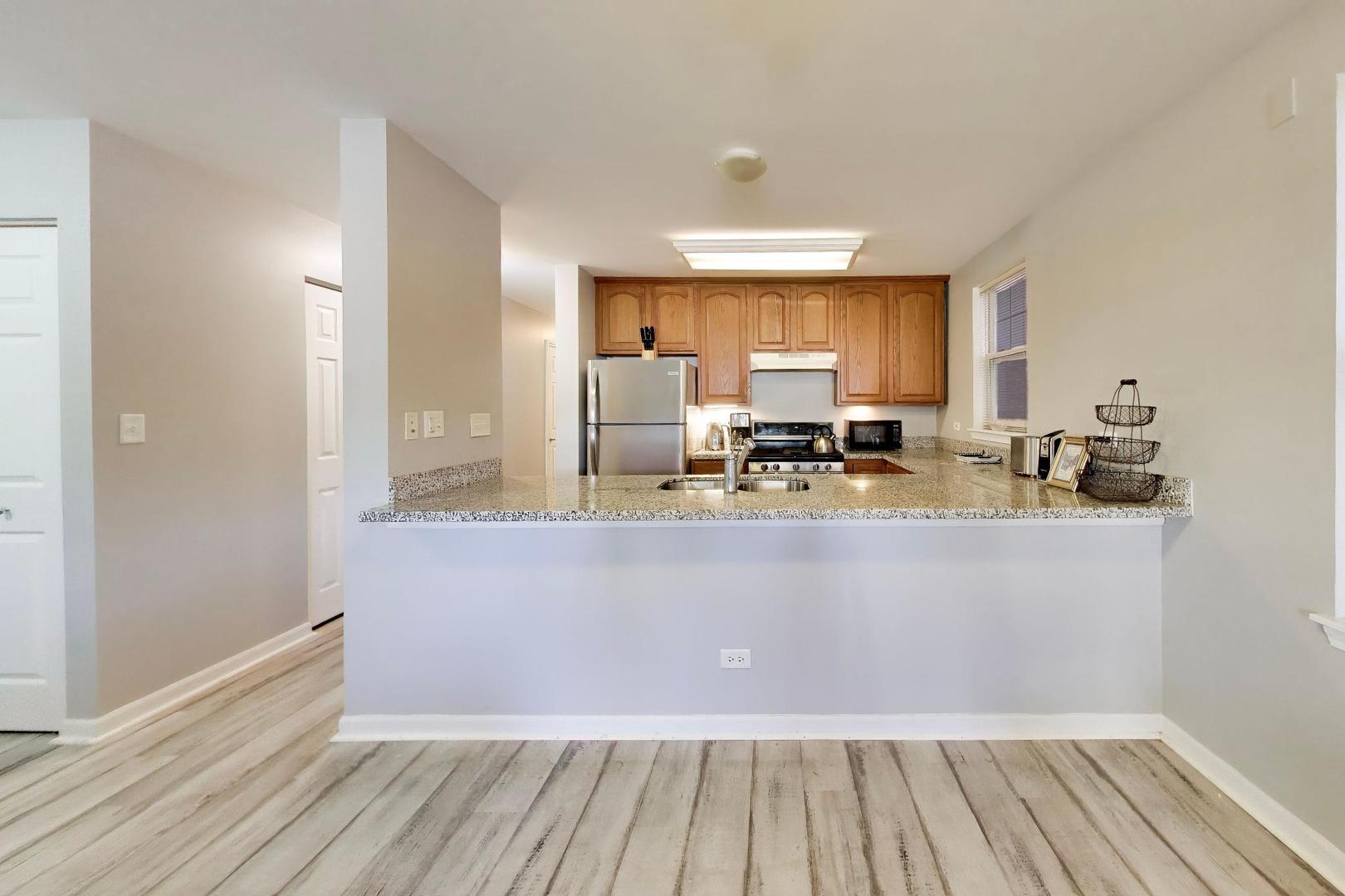 651 W Division Street A Property Photo 7
