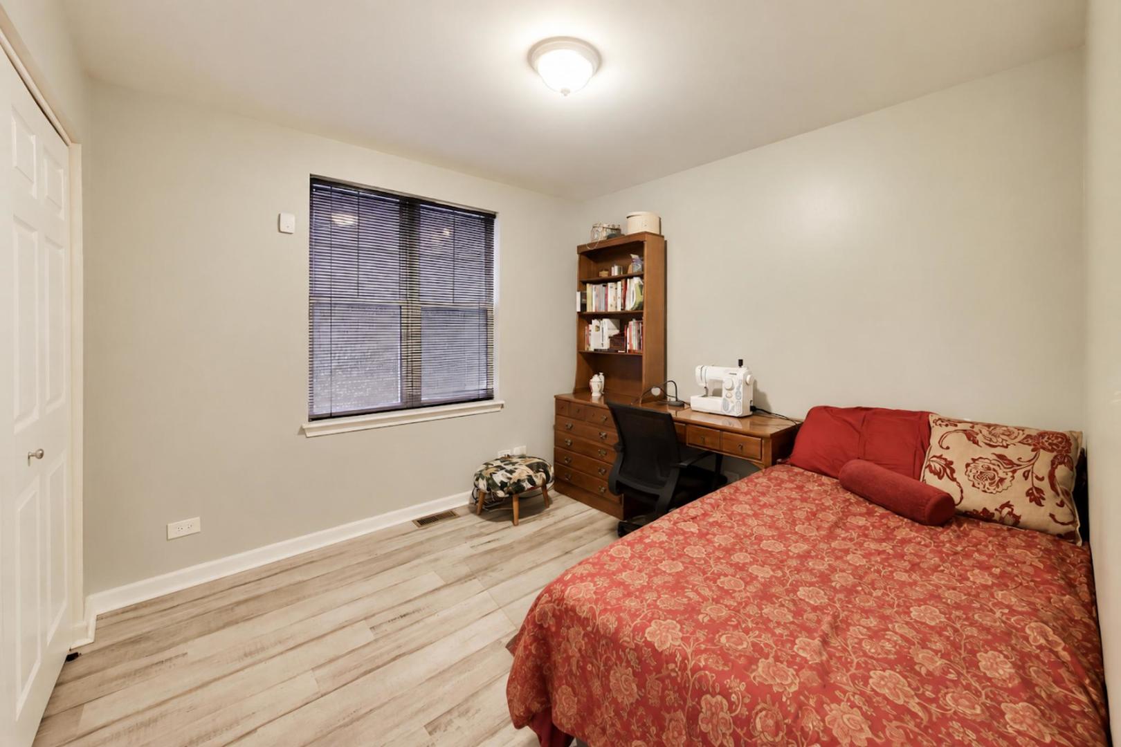 651 W Division Street A Property Photo 14