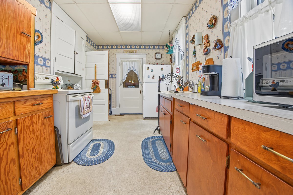 708 E Elm Street Property Photo 17