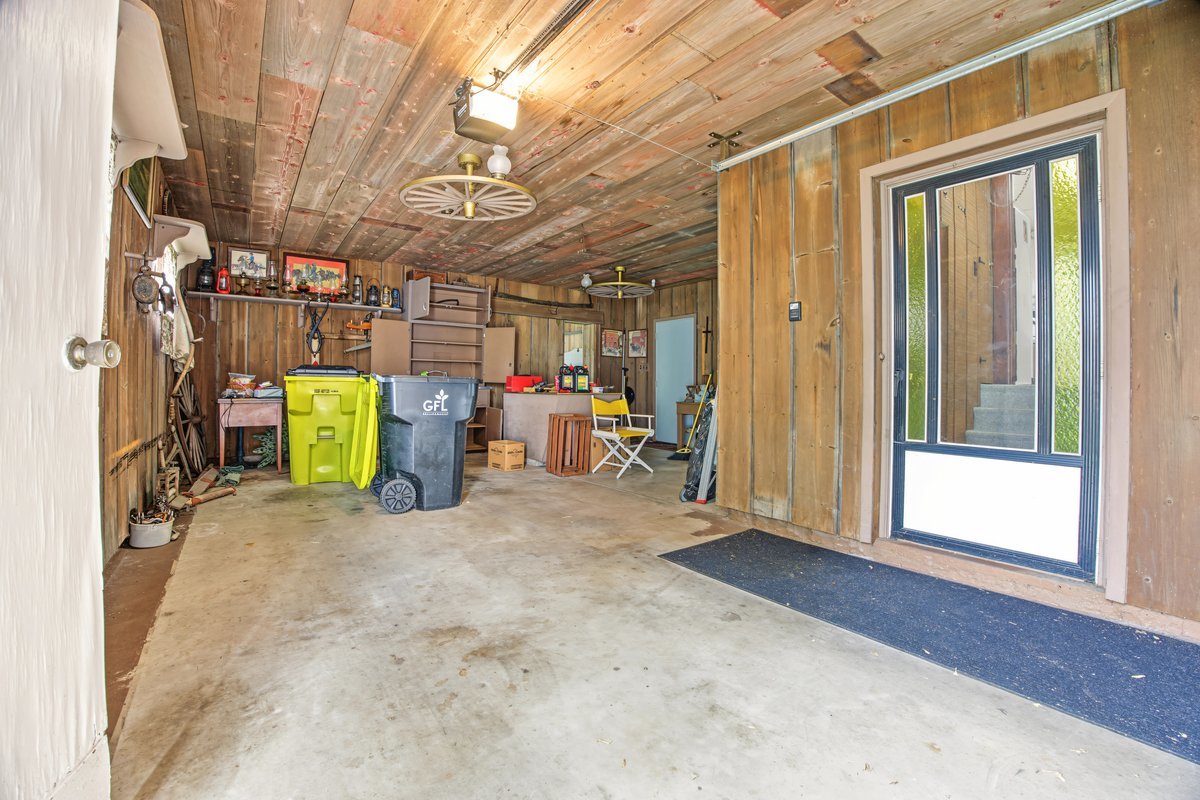 708 E Elm Street Property Photo 18