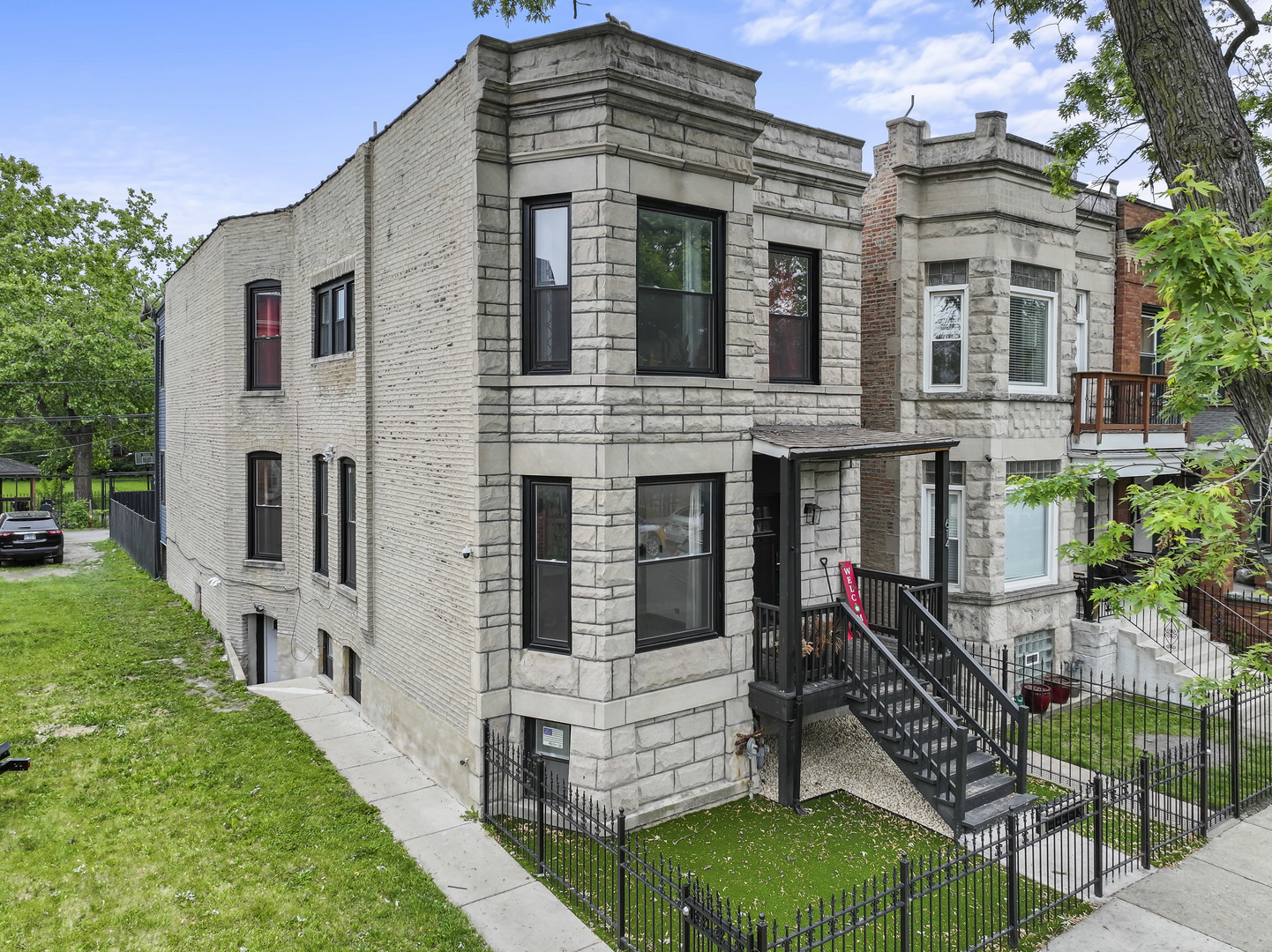 614 N Troy Street 2 Property Photo 3