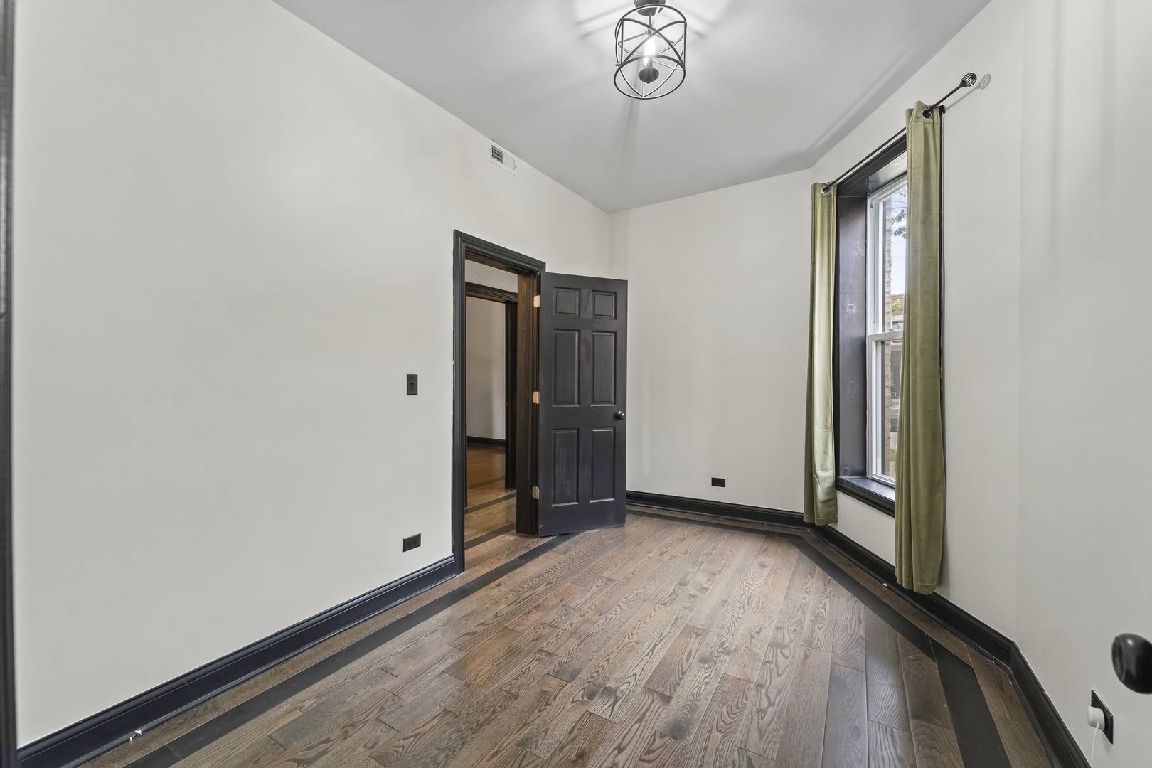 614 N Troy Street 2 Property Photo 12