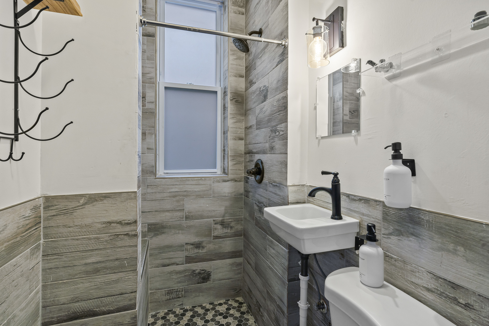 614 N Troy Street 2 Property Photo 17