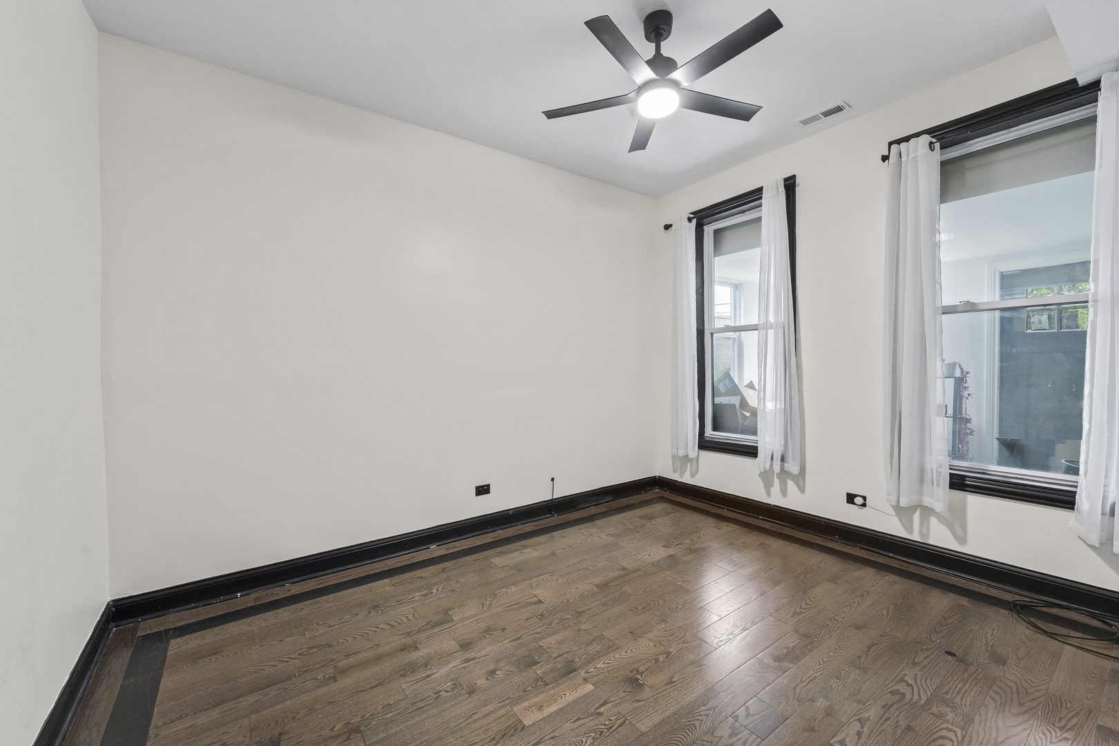 614 N Troy Street 2 Property Photo 22