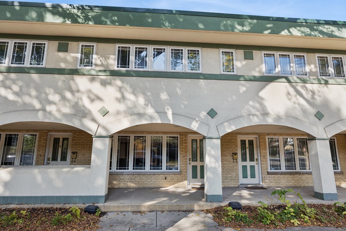 245 S Oak Park Avenue C Property Photo 1