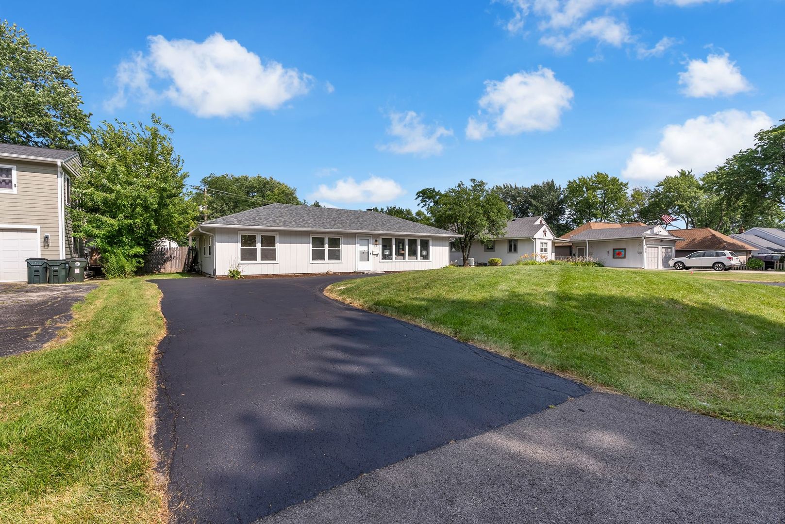 727 Skyline Drive Property Photo 2