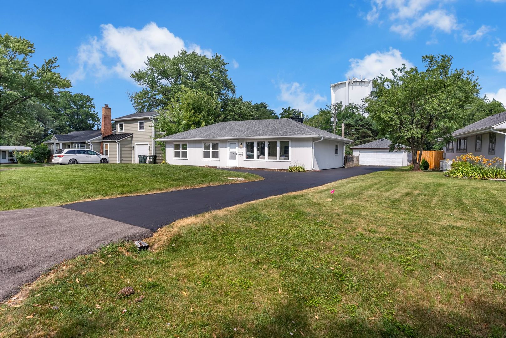 727 Skyline Drive Property Photo 4