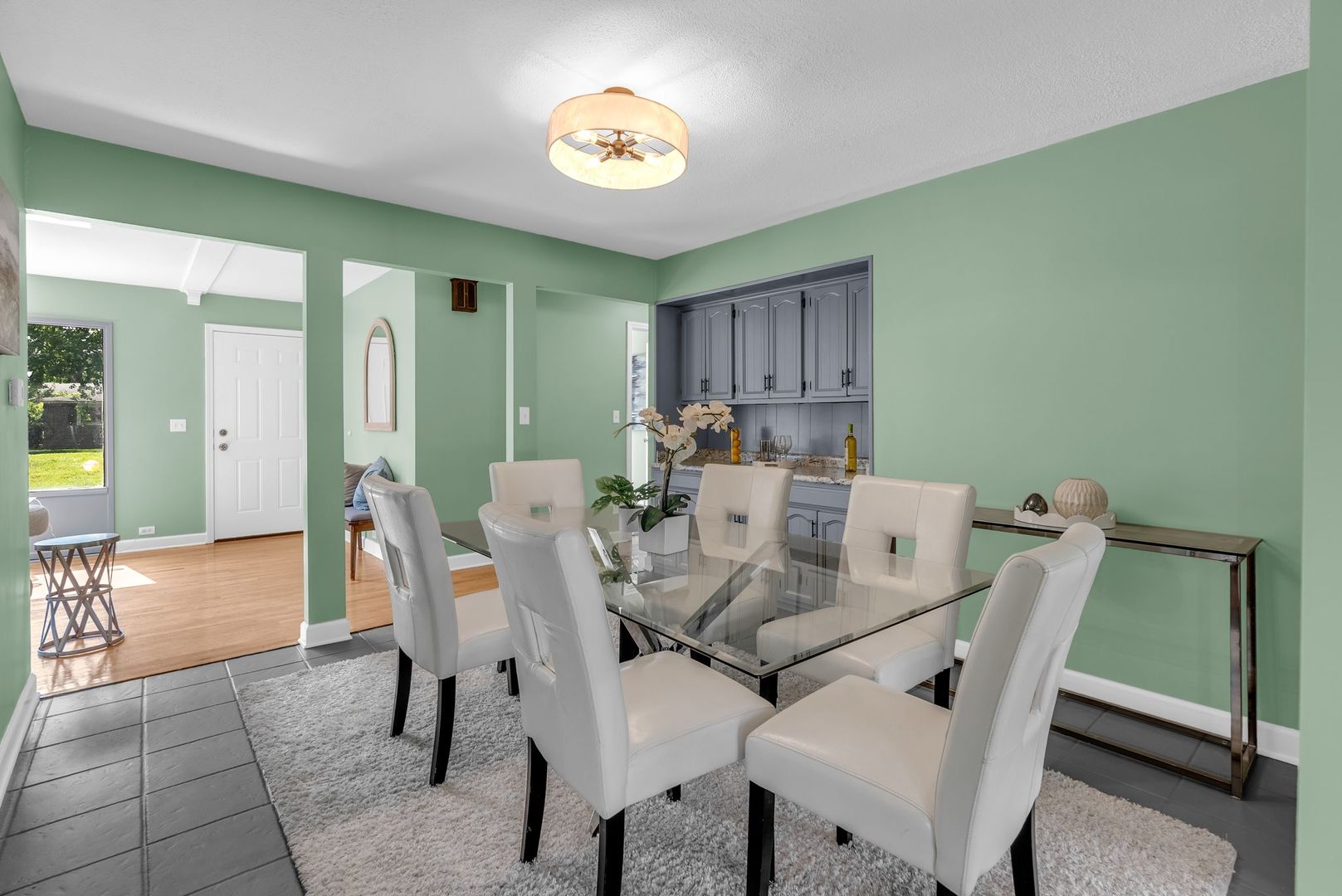 727 Skyline Drive Property Photo 8