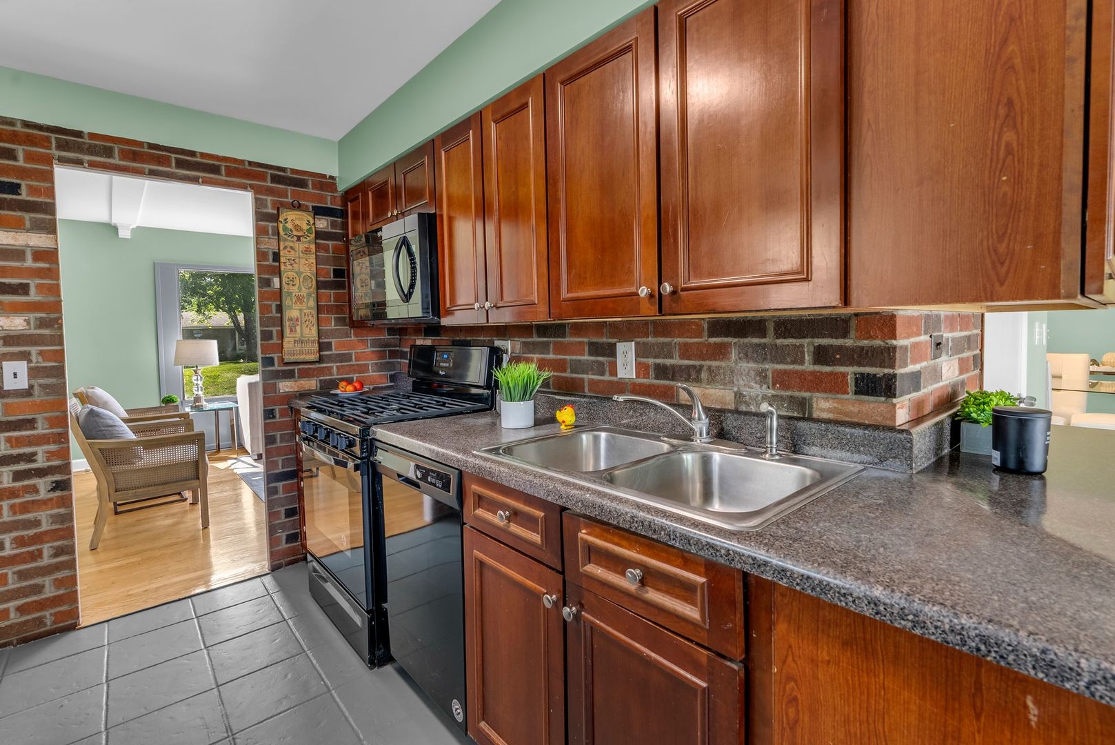 727 Skyline Drive Property Photo 12