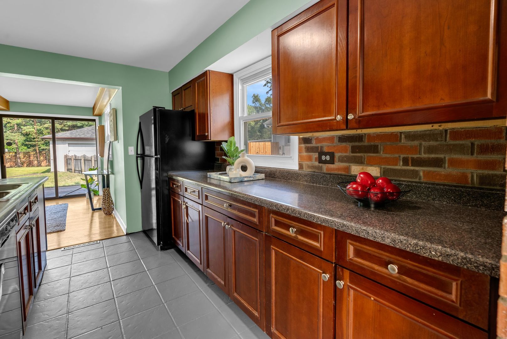 727 Skyline Drive Property Photo 13