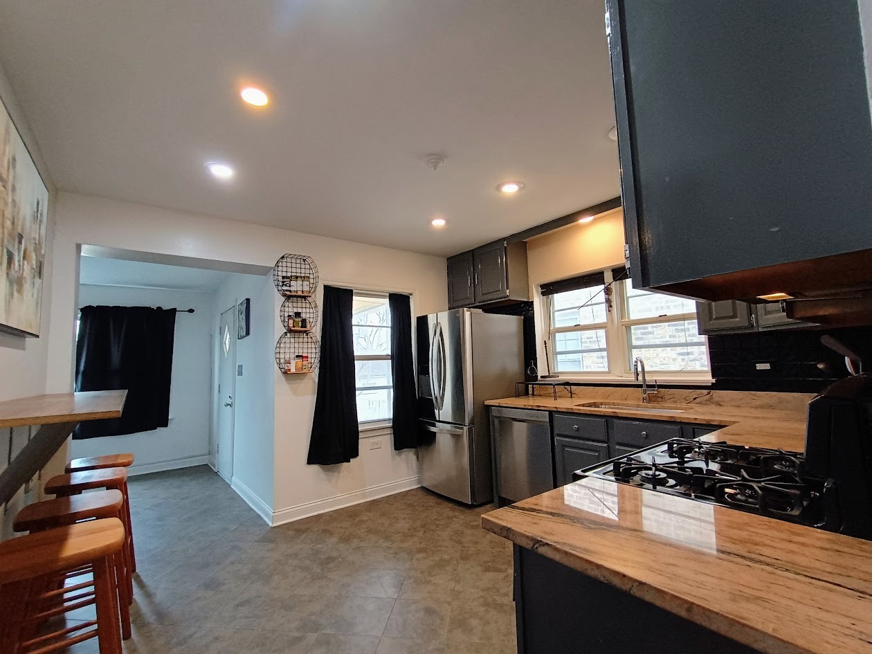 3905 N Odell Avenue Property Photo 6