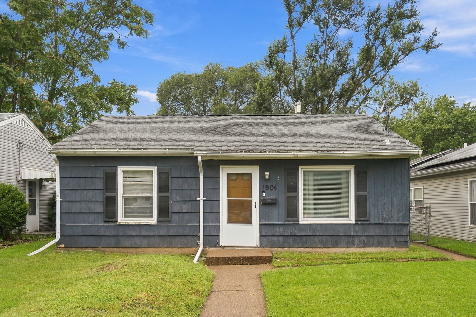 1904 9th Street - Property Photo 1