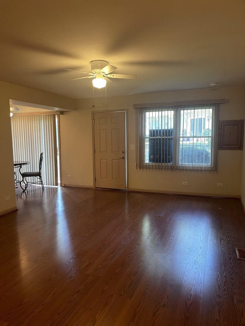 203 Emerson Court B Property Photo 4