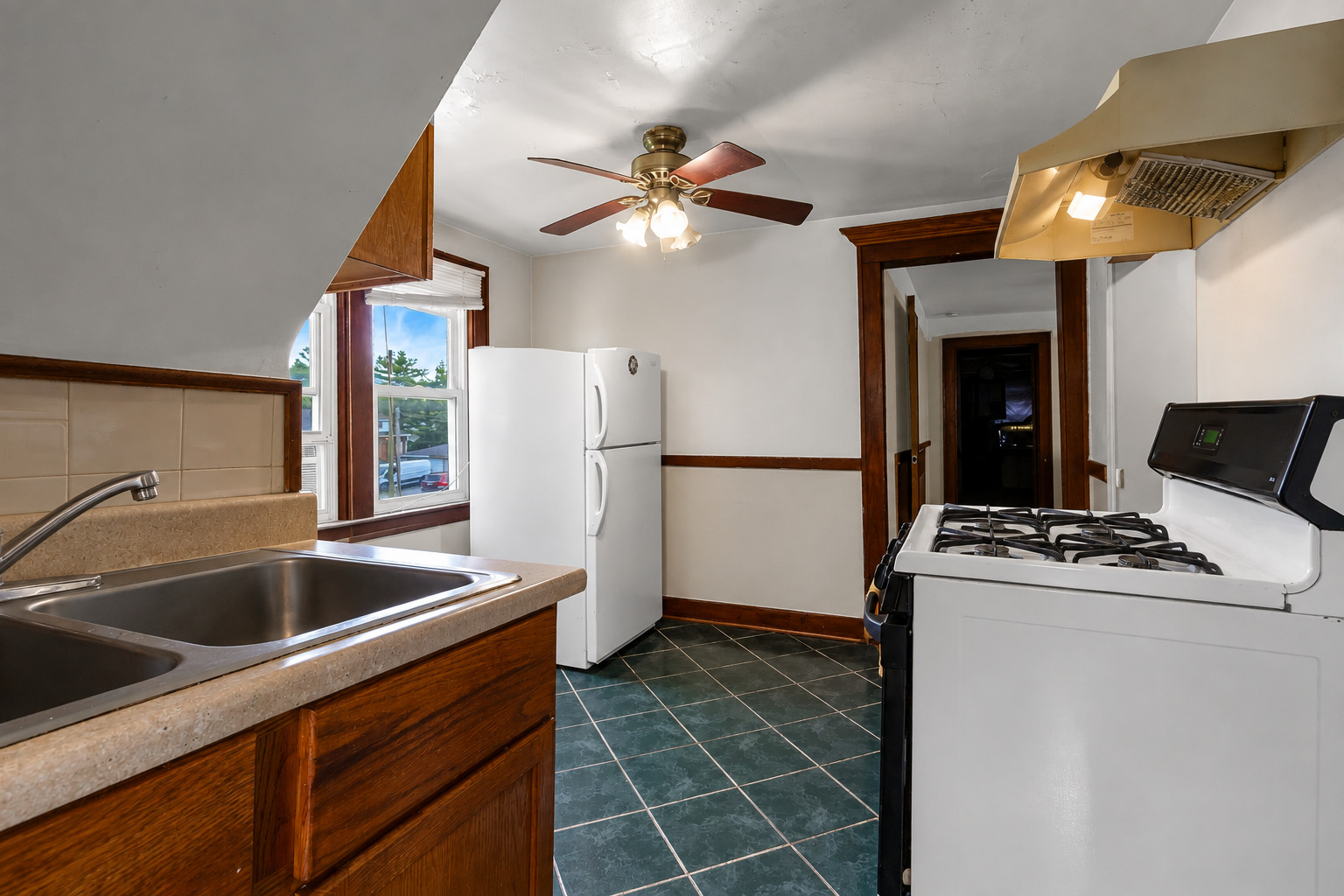 528 E 156th Street Property Photo 12