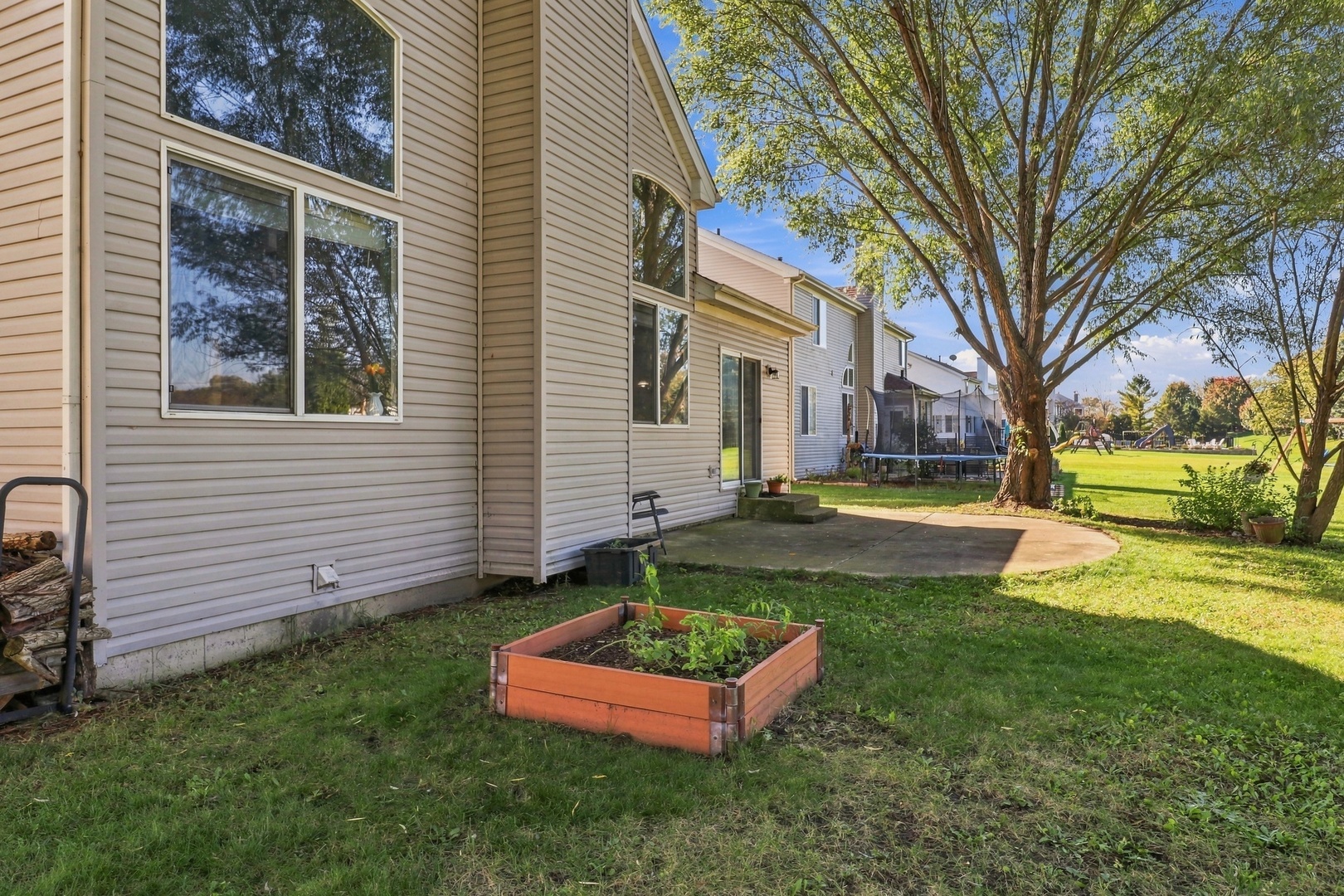 6426 Midleton Lane Property Photo 4