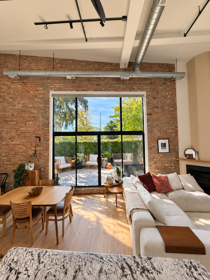 2614 N Clybourn Avenue 115 Property Photo 4