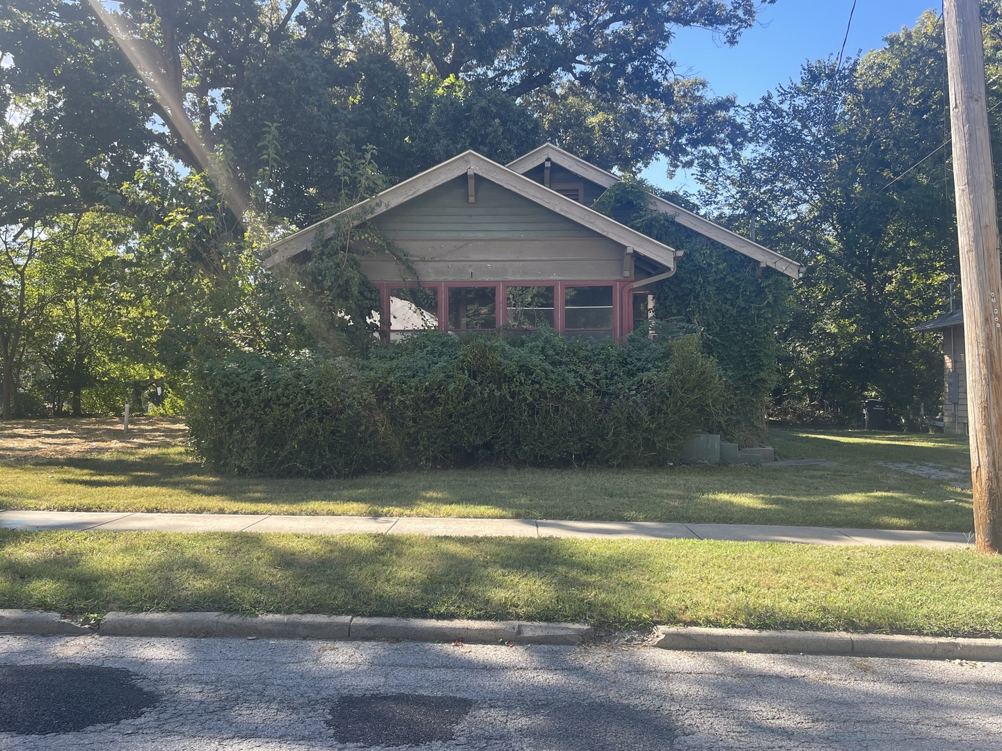 406 S Forest Avenue Property Photo 1