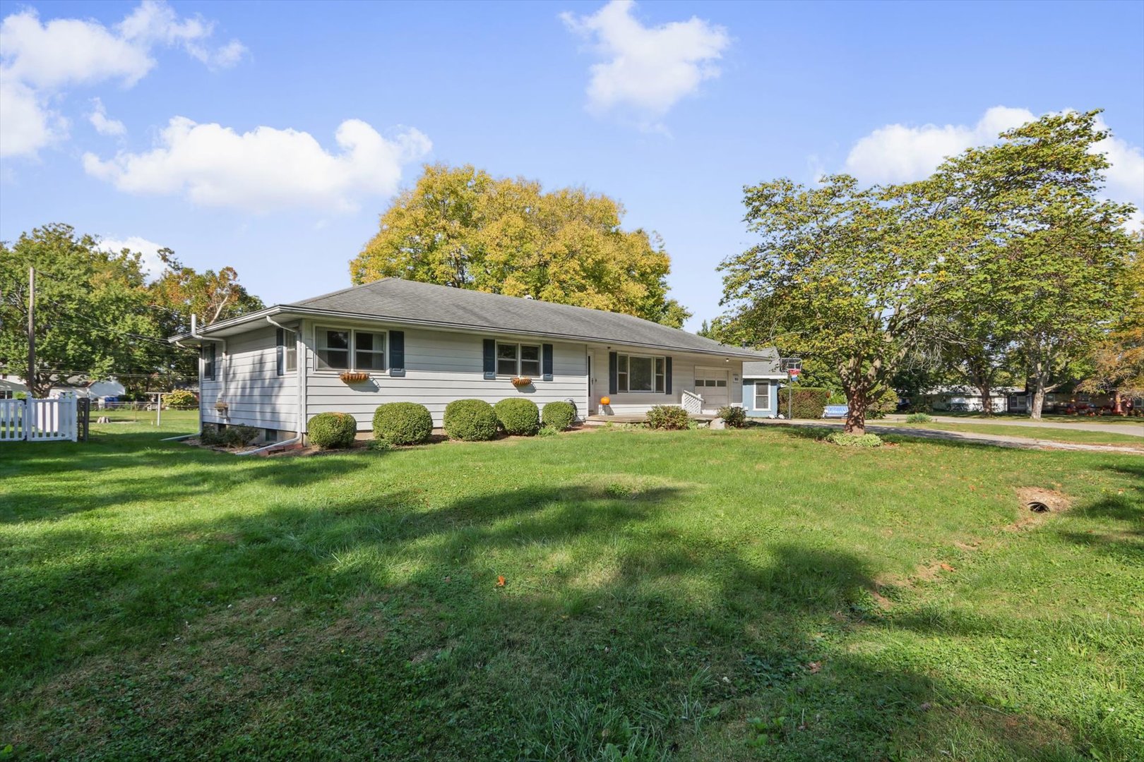 810 Longview Road Property Photo 2