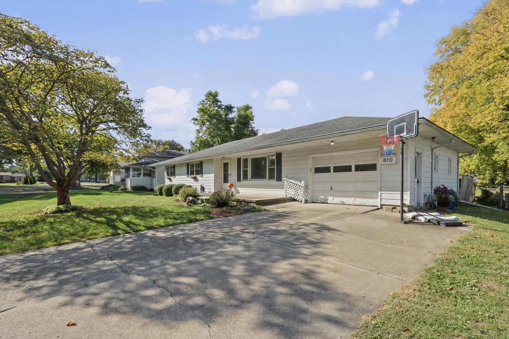 810 Longview Road Property Photo 4