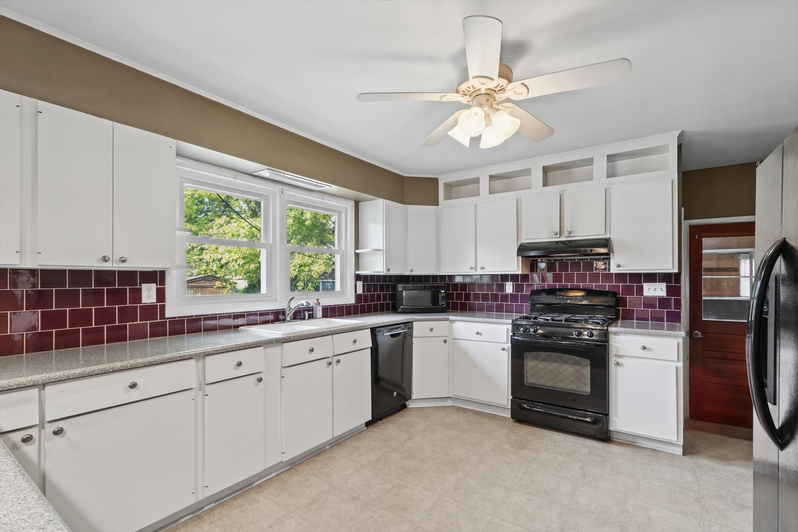 810 Longview Road Property Photo 14
