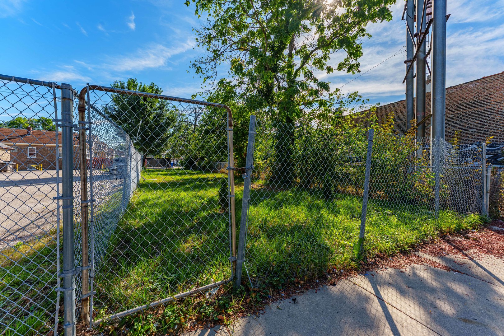 2711 W 59th Street Property Photo 3