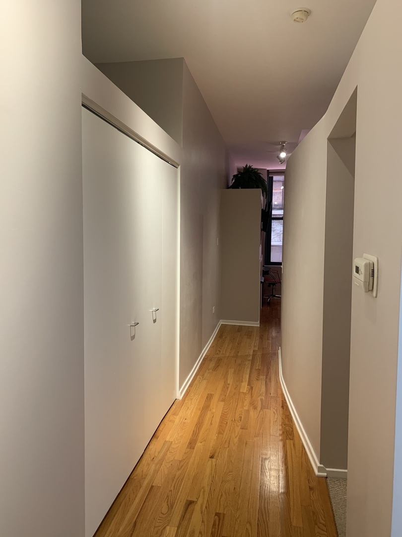 208 W Washington Street 1403 Property Photo 13