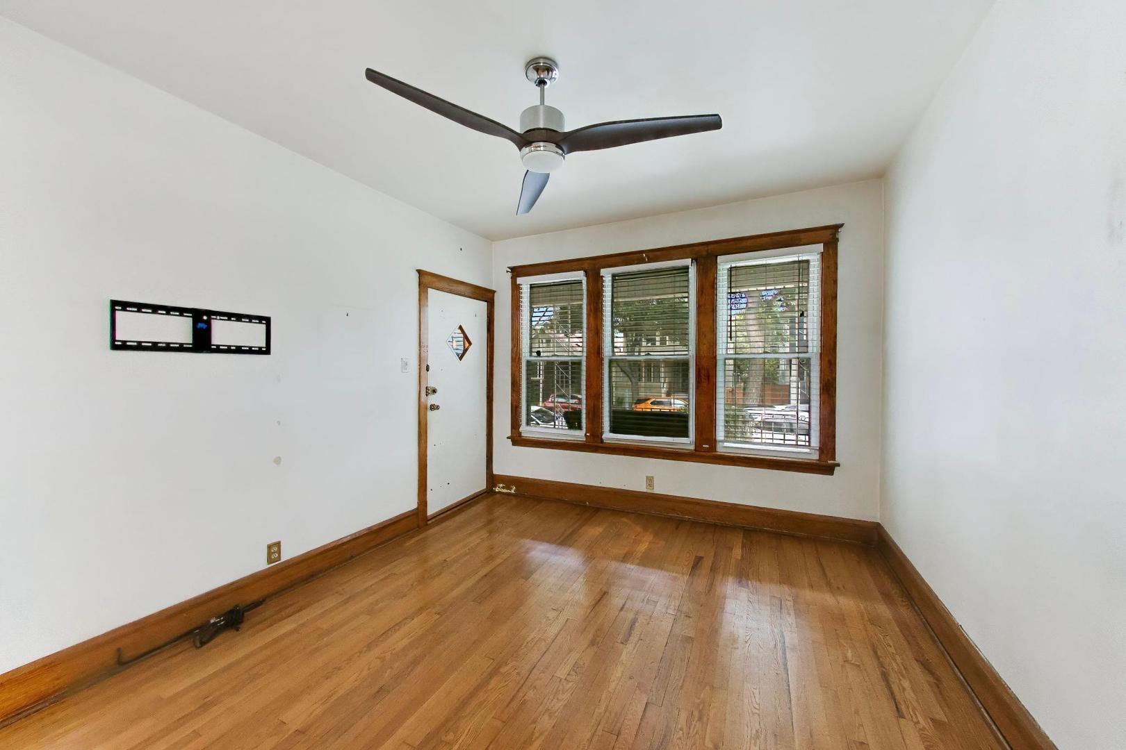 4132 N Maplewood Avenue Property Photo 5