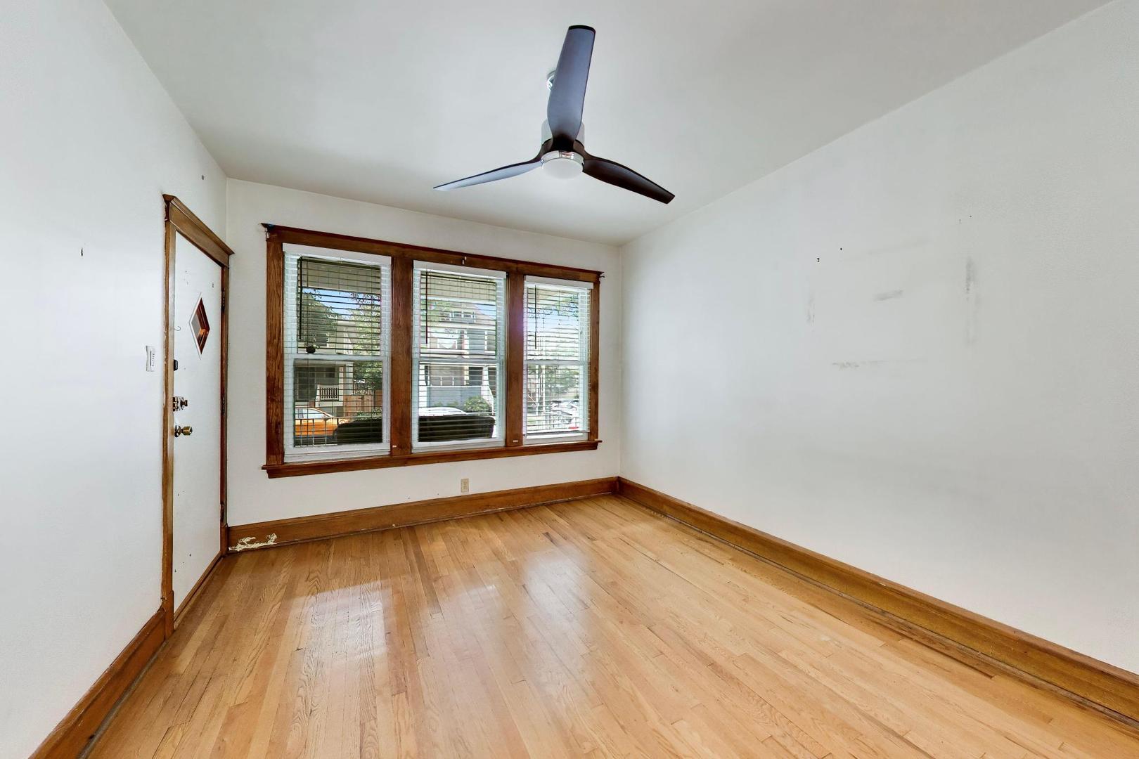 4132 N Maplewood Avenue Property Photo 6