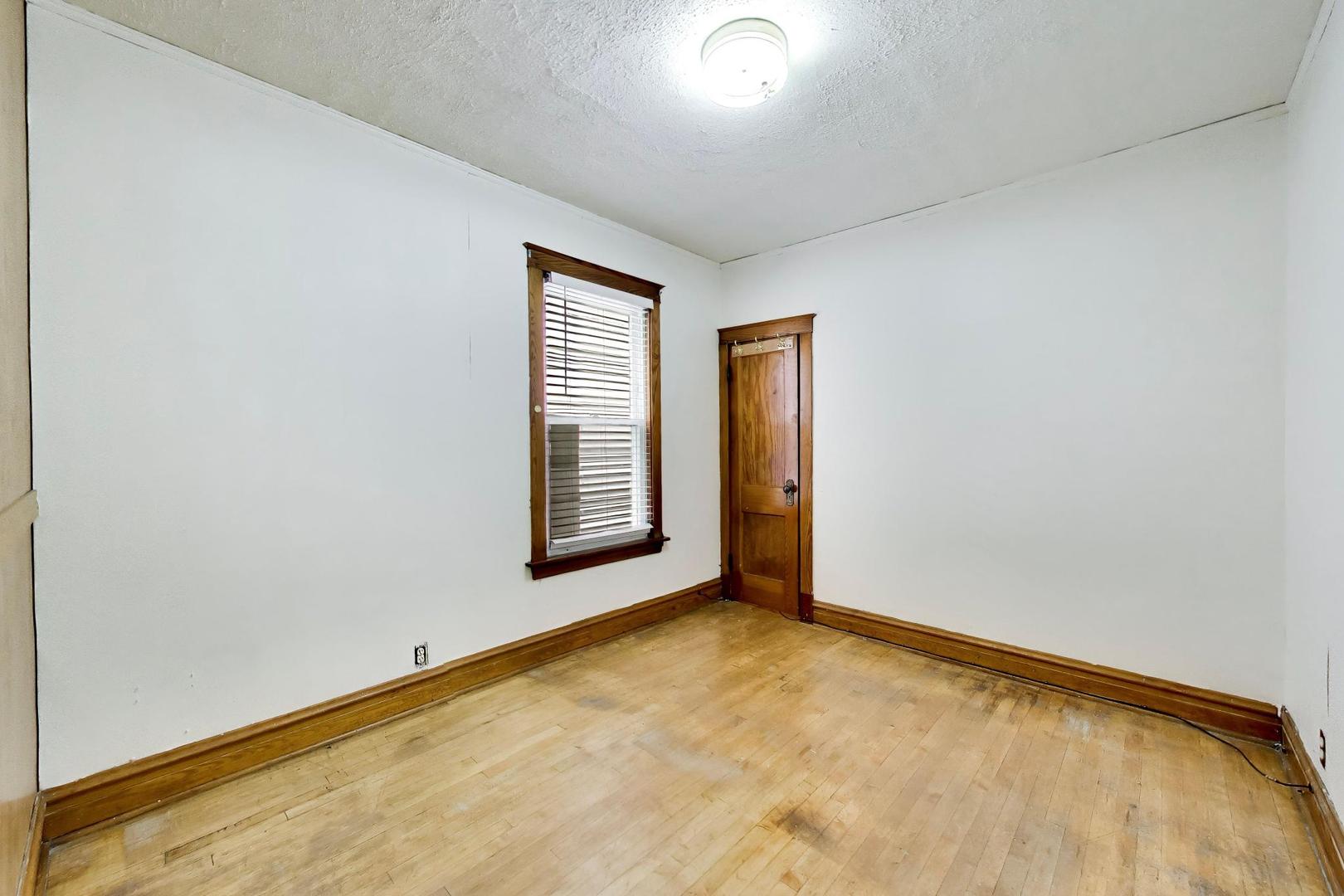 4132 N Maplewood Avenue Property Photo 14