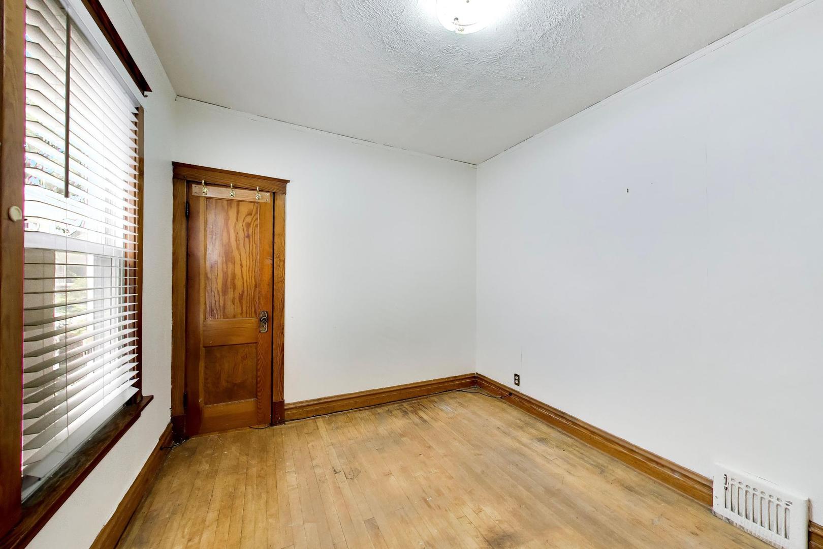 4132 N Maplewood Avenue Property Photo 15